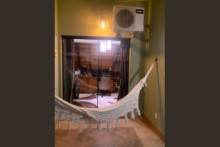 Casa à venda com 253m², 4 quartos e 2 vagasÁrea externa