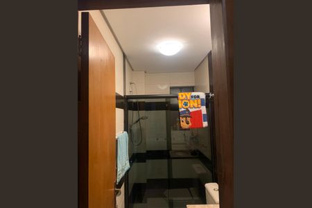 Casa à venda com 253m², 4 quartos e 2 vagasBanheiro