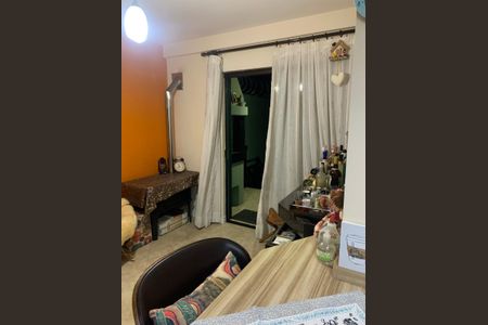 Casa à venda com 253m², 4 quartos e 2 vagasSala