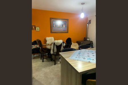 Casa à venda com 253m², 4 quartos e 2 vagasSala