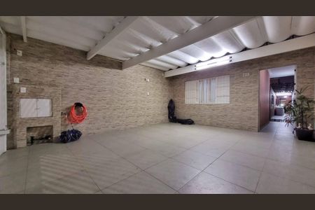 Garagem de casa à venda com 2 quartos, 200m² em Vila Pires, Santo André