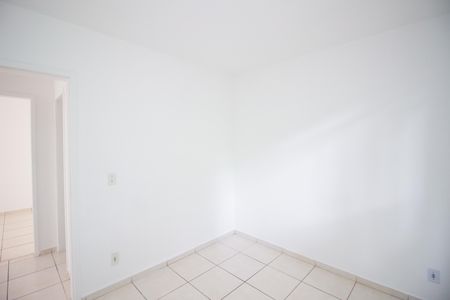 Quarto 2 de apartamento para alugar com 2 quartos, 44m² em Cabral, Contagem