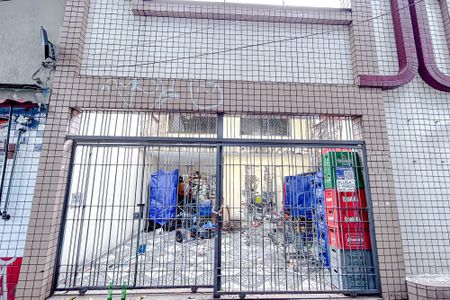 Casa para alugar com 360m², 3 quartos e 2 vagasFachada com Plaquinha