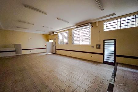 Casa para alugar com 360m², 3 quartos e 2 vagasSalão