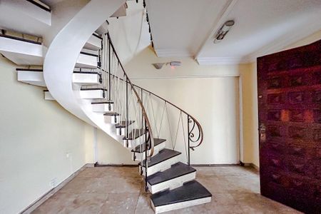 Casa para alugar com 360m², 3 quartos e 2 vagasSala