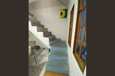 Casa para alugar com 252m², 3 quartos e 2 vagasEscada