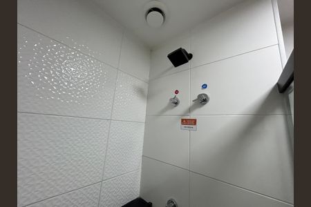 Apartamento à venda com 55m², 2 quartos e sem vagaChuveiro