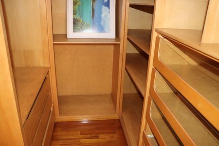 Casa de condomínio para alugar com 780m², 8 quartos e 8 vagasCloset Suíte 3