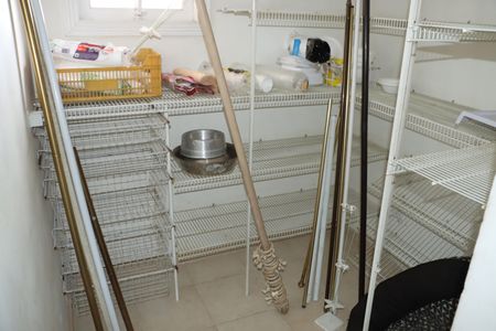 Casa de condomínio para alugar com 780m², 8 quartos e 8 vagasÁrea de Serviço