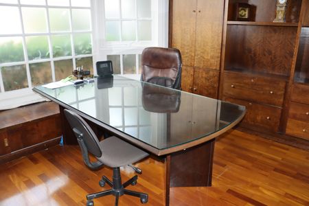 Casa de condomínio para alugar com 780m², 8 quartos e 8 vagasEscritório