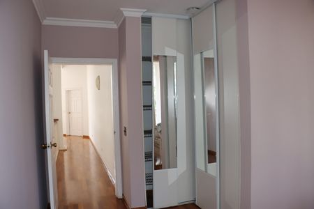 Casa de condomínio para alugar com 780m², 8 quartos e 8 vagasCorredor