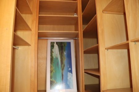 Casa de condomínio para alugar com 780m², 8 quartos e 8 vagasCloset Suíte 3