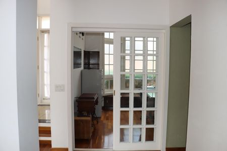 Casa de condomínio para alugar com 780m², 8 quartos e 8 vagasEscritório