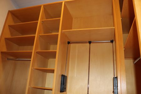 Casa de condomínio para alugar com 780m², 8 quartos e 8 vagasCloset Suíte 1