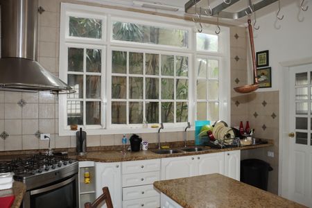 Casa de condomínio para alugar com 780m², 8 quartos e 8 vagasCozinha