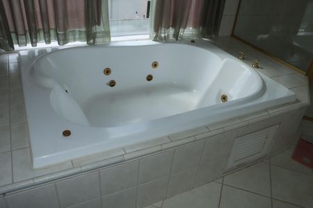 Casa de condomínio para alugar com 780m², 8 quartos e 8 vagasBanheiro Suíte 1