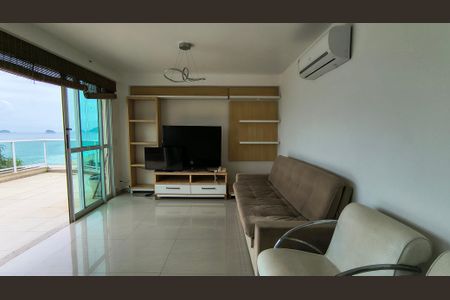 Sala de apartamento para alugar com 1 quarto, 104m² em Recreio dos Bandeirantes, Rio de Janeiro