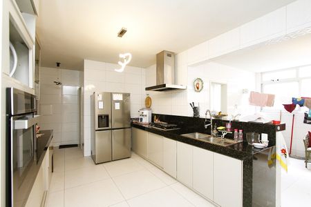 Apartamento à venda com 248m², 4 quartos e 2 vagasCozinha