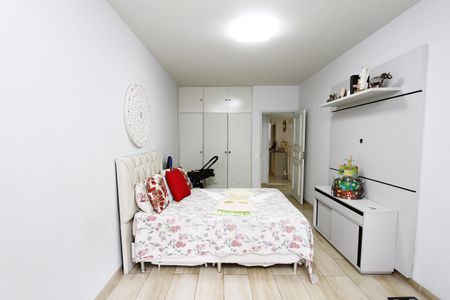 Apartamento à venda com 248m², 4 quartos e 2 vagasQuarto 4