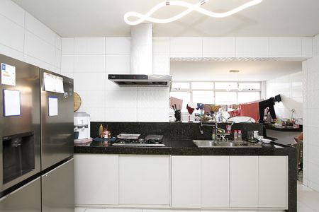 Apartamento à venda com 248m², 4 quartos e 2 vagasCozinha