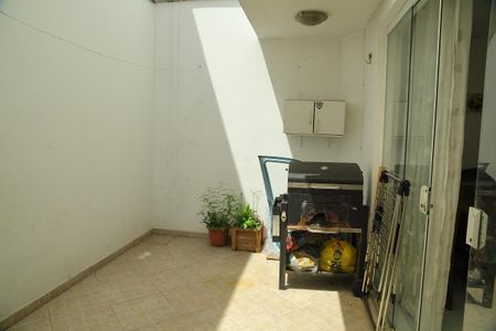 Casa à venda com 220m², 3 quartos e 2 vagasÁrea de Serviço/Quintal 