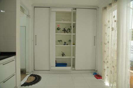 Casa à venda com 220m², 3 quartos e 2 vagasCozinha 