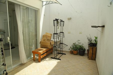 Casa à venda com 220m², 3 quartos e 2 vagasÁrea de Serviço/Quintal 
