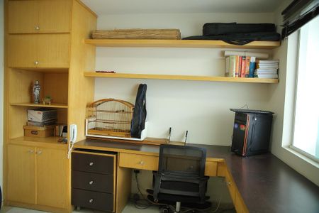 Casa à venda com 220m², 3 quartos e 2 vagasEscritório 