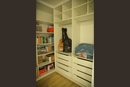 Closet Suíte 1  de casa à venda com 3 quartos, 220m² em Jardim Brasilandia, São Bernardo do Campo