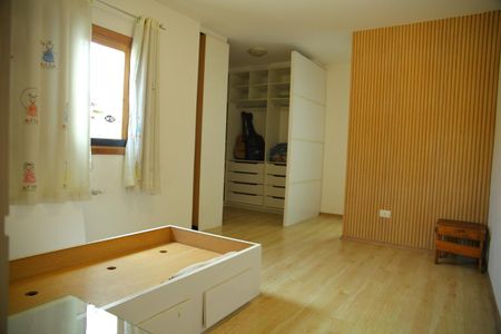 Casa à venda com 220m², 3 quartos e 2 vagasSuíte 1 