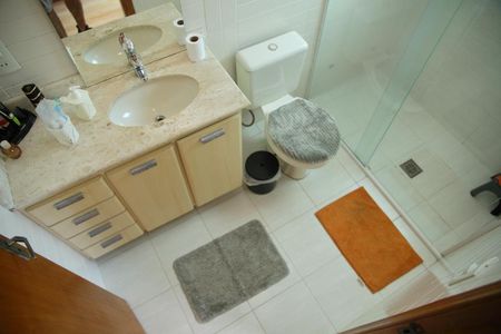 Casa à venda com 220m², 3 quartos e 2 vagasBanheiro Suíte 2