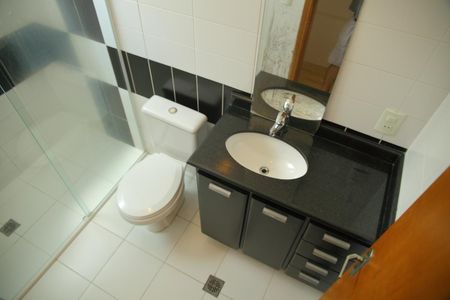 Casa à venda com 220m², 3 quartos e 2 vagasBanheiro Suíte 1 