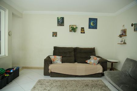 Casa à venda com 220m², 3 quartos e 2 vagasSala