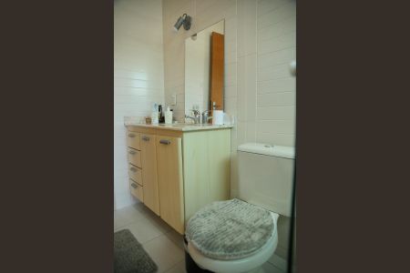 Casa à venda com 220m², 3 quartos e 2 vagasBanheiro Suíte 2