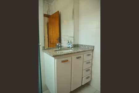 Casa à venda com 220m², 3 quartos e 2 vagasBanheiro  Suíte 3