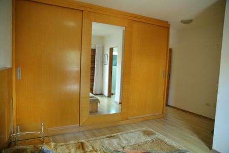 Casa à venda com 220m², 3 quartos e 2 vagasSuíte 2