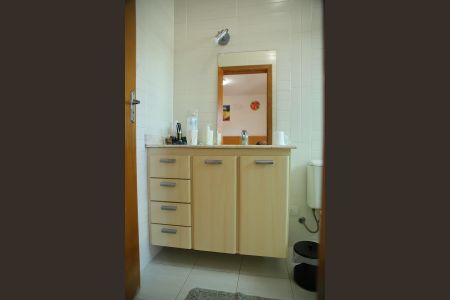 Casa à venda com 220m², 3 quartos e 2 vagasBanheiro Suíte 2
