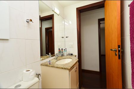 Apartamento à venda com 147m², 3 quartos e 2 vagasBanheiro Social
