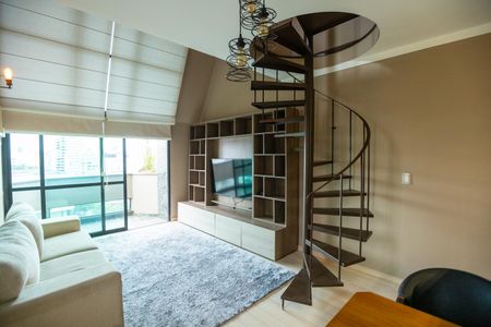 Sala  de apartamento à venda com 1 quarto, 68m² em Cambuí, Campinas