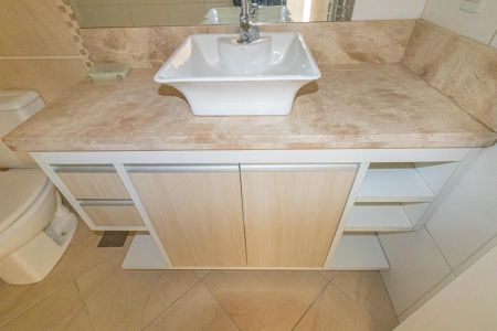 Casa para alugar com 93m², 3 quartos e 2 vagasBanheiro social