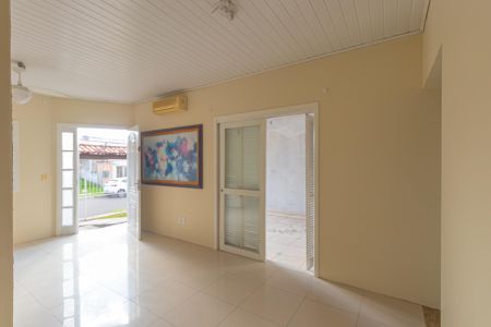 Casa para alugar com 93m², 3 quartos e 2 vagasSala