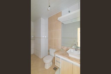 Casa para alugar com 93m², 3 quartos e 2 vagasBanheiro social