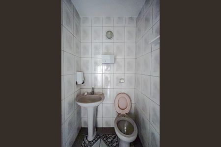 Casa para alugar com 380m², 4 quartos e 2 vagasBanheiro 2