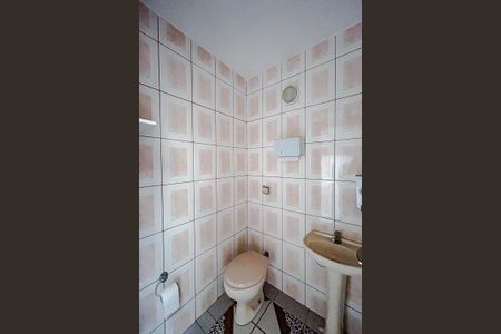 Casa para alugar com 380m², 4 quartos e 2 vagasBanheiro 1