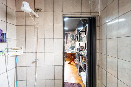 Casa à venda com 314m², 2 quartos e 4 vagas Casa à venda com 314m², 2 quartos e 4 vagasBanheiro da Suíte 2