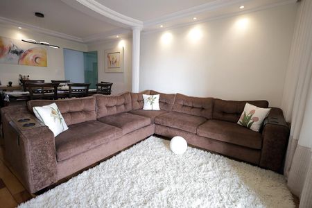 Casa à venda com 970m², 3 quartos e 6 vagasSala