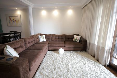 Casa à venda com 970m², 3 quartos e 6 vagasSala