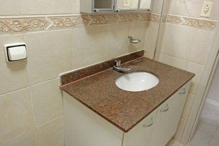 Apartamento para alugar com 100m², 2 quartos e sem vagaBanheiro