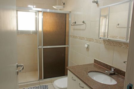 Apartamento para alugar com 100m², 2 quartos e sem vagaBanheiro