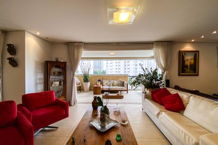 Apartamento para alugar com 178m², 3 quartos e 3 vagasSala